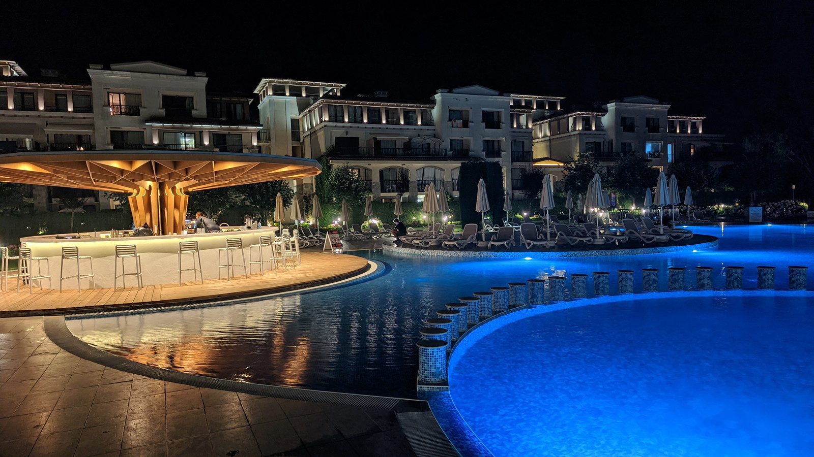 Вечерен изглед към комплекс Green Life Созопол